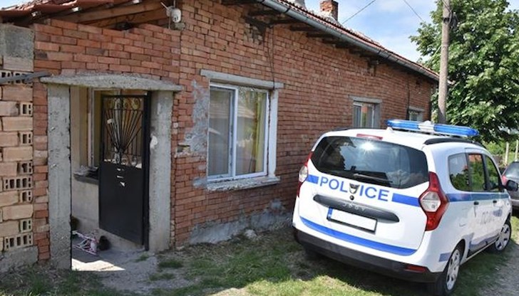 Полицаите са открили наркотици в дома му