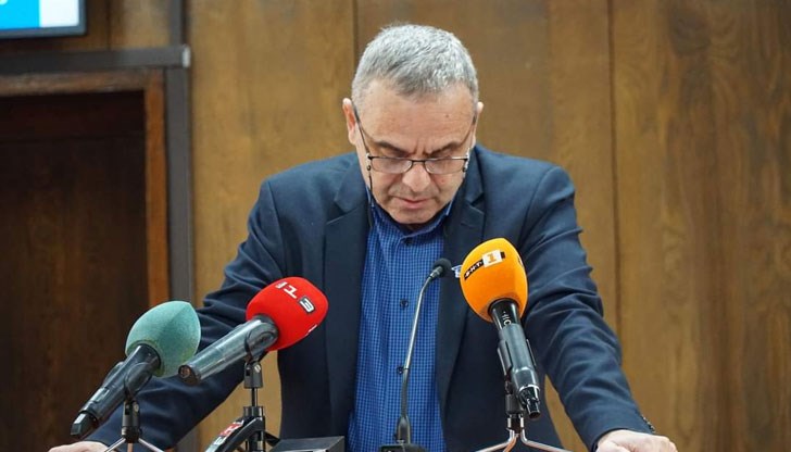 Общинският съветник направи важен обзор как работи Община Русе в посока усвояване на средства от държавния бюджет за инфраструктурни проекти - с огромно забавяне, неефективно и непрозрачно