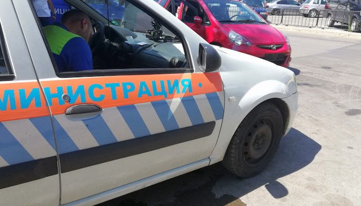 Служителите спират стачните действия Служителите спират стачните действия