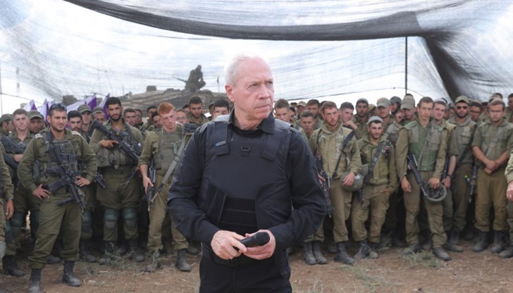 Следим отблизо планирана атака, заяви израелският министър на отбраната Йоав Галант, без да даде повече подробности за заплахата