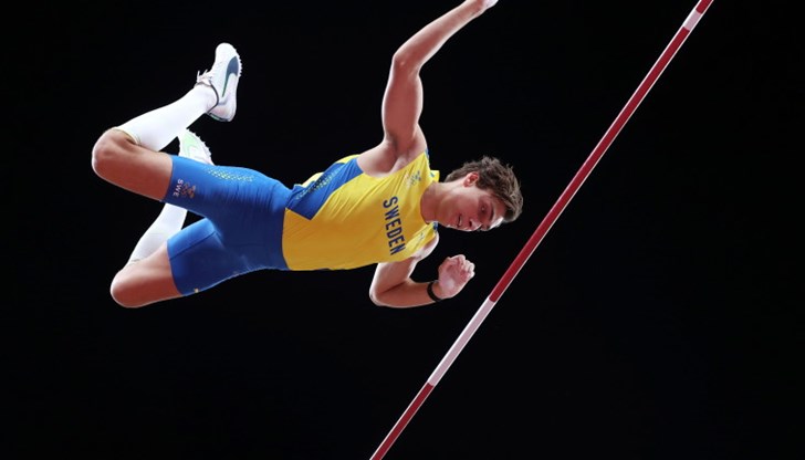 Олимпийският шампион подобри собствения си световен рекорд, постигайки 6.24 метра в първото състезание от Диамантената лига