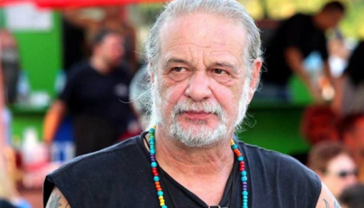 Българските медии подготвиха терена за варварските политически действия, коментира политологът