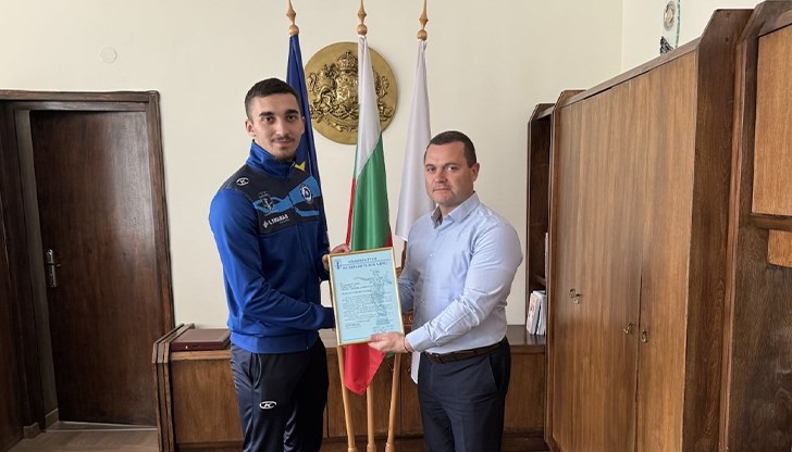 Дванадесетокласникът беше награден като „Спортист на месеца“
