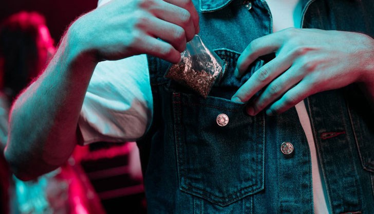 Момчето е било с група приятели пред блок "Мургаш"