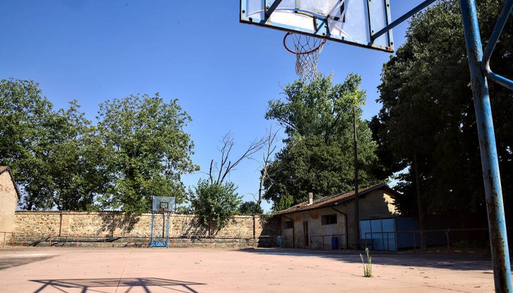 Побоят е предизвикан от спречкване между децата им