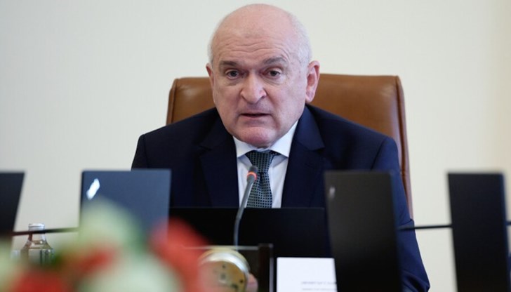 Междувременно номинираният за нов външен министър Даниел Митов се отказа Междувременно номинираният за нов външен министър Даниел Митов се отказа