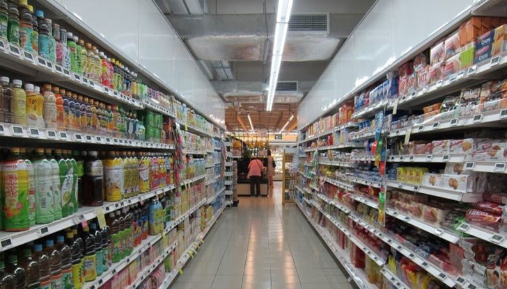 Собственик на хранителен магазин в Мартен отбеляза, че всеки ден цените на зарежданите стоки са увеличени