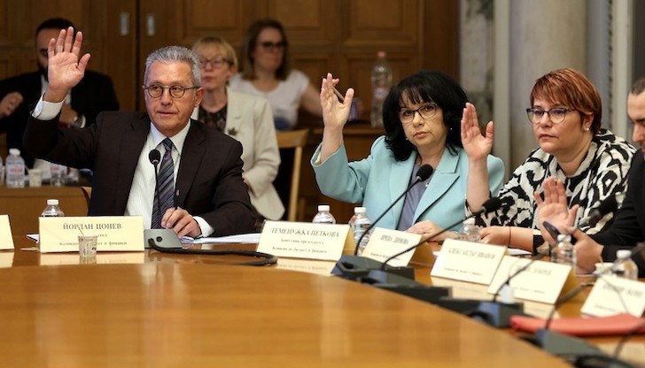 Казина и зали – само в градове над 10 000 души Казина и зали – само в градове над 10 000 души