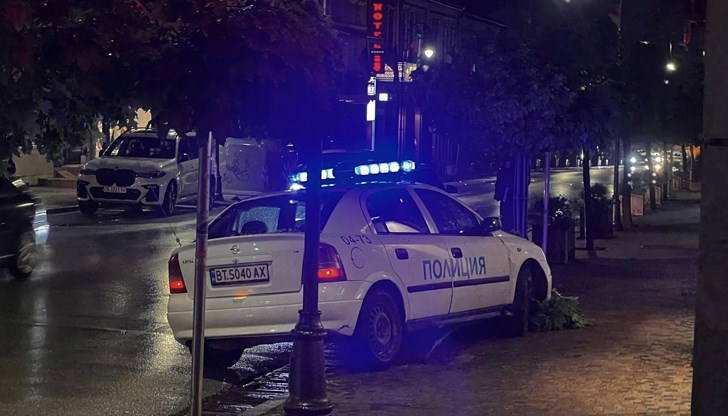 За щастие, по тротоара не са минавали хора