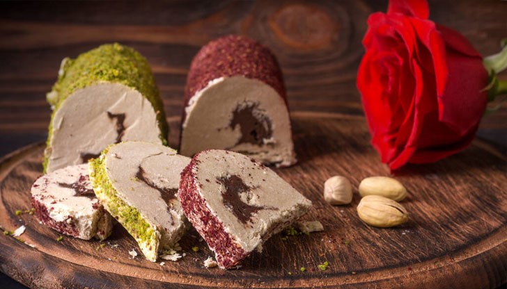 Поднасят се сладки храни