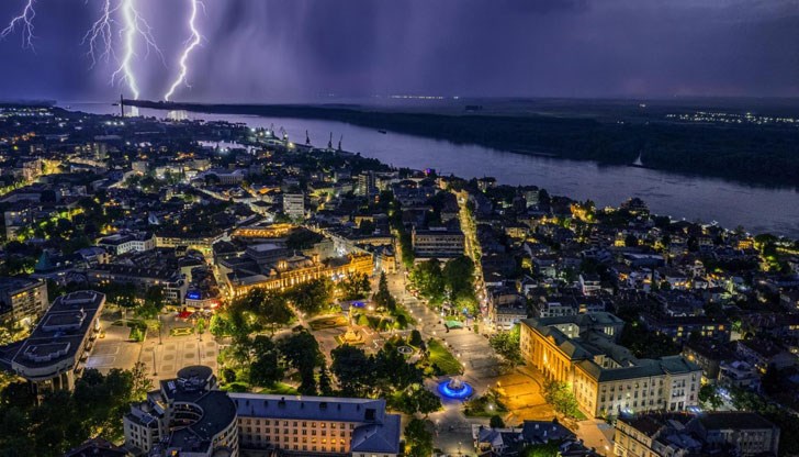 Изложба с избрани фотографии ще бъде подредена на площад „Свобода“ Изложба с избрани фотографии ще бъде подредена на площад „Свобода“