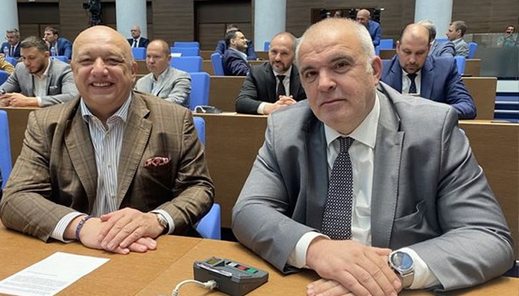 Вносители на законопроекта са двама депутати от ГЕРБ - Красен Кралев и Маноил Манев