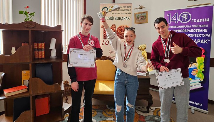 Успехът на учениците от Русе е достойно признание за професионализма и майсторството на българските дърводелци