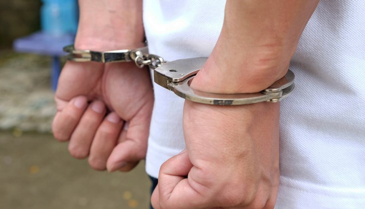 Престъпната група се разследва за продажба на луксозни автомобили и селскостопанска техника Престъпната група се разследва за продажба на луксозни автомобили и селскостопанска техника