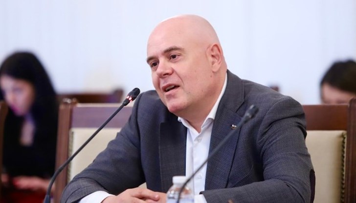 Уволненият главен прокурор говори повече за Бойко Борисов и страха му от списъка "Магнитски", отколкото за убития Мартин Божанов