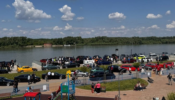 Събитието, освен развлекателен, имаше и благотворителен характер