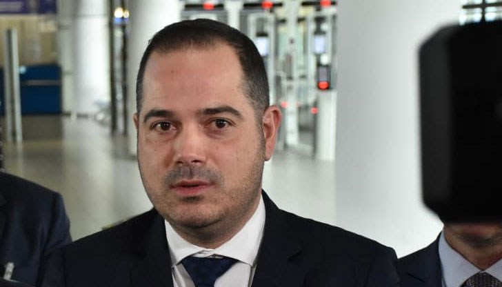 Категорично осъждам неприемливата въздушна атака на Иран срещу Израел, заяви служебният министър на вътрешните работи Категорично осъждам неприемливата въздушна атака на Иран срещу Израел, заяви служебният министър на вътрешните работи