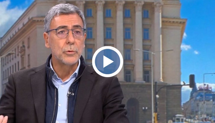 Той обясни, че в други държави конституционните промени се обсъждат години наред