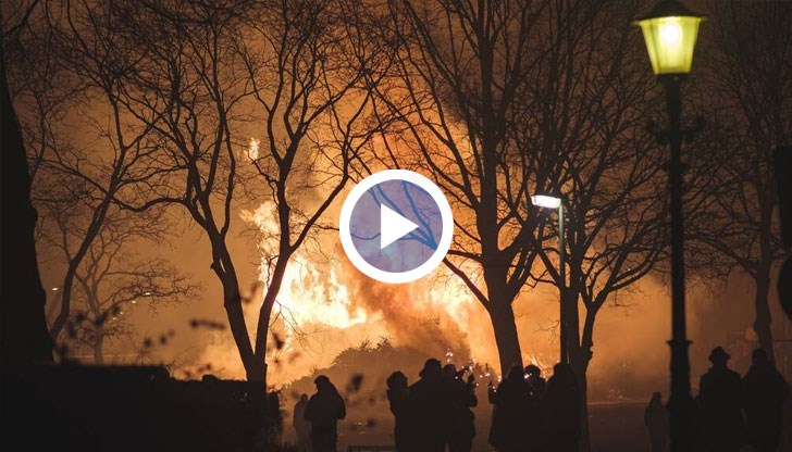 Продължава да гори пожарът в смесена гора край село Кутугерци