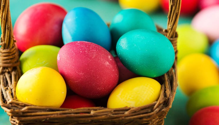 Тайните за варене на великденски яйца без нито една пукнатина