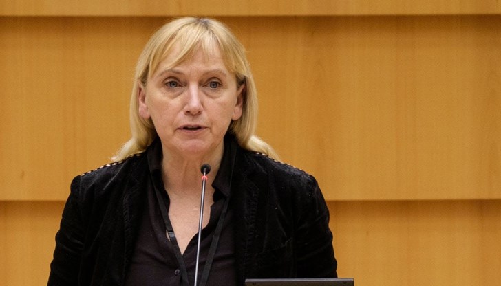 Елена Йончева благодари на структурата на Движението за права и свободи