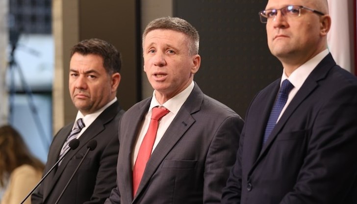 За тези избори - парламентарни и за Европейски парламент, формацията ще се яви в коалиция, водят се разговори