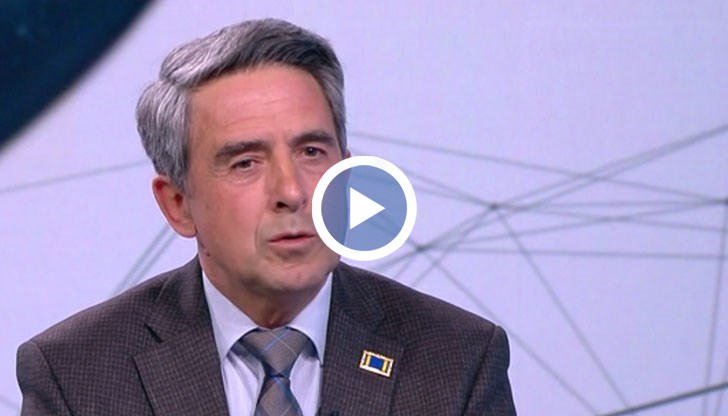 Като цяло промените в Конституцията са полезни, уточни президентът на България в периода 2012-2017 г.