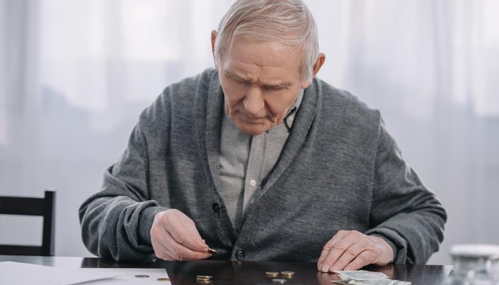 Добавките към пенсиите нямат връзка с осигурителния принос на хората, посочват и от социалното министерство Добавките към пенсиите нямат връзка с осигурителния принос на хората, посочват и от социалното министерство