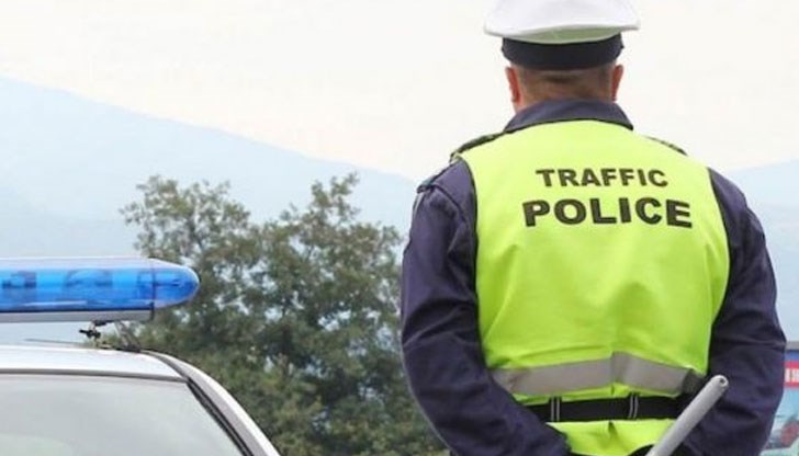 Трафикът се регулира от екип на "Пътната полиция