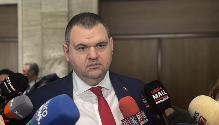 Молеше се: „Моля те, сдобри ни с Бойко, моля те“ Молеше се: „Моля те, сдобри ни с Бойко, моля те“