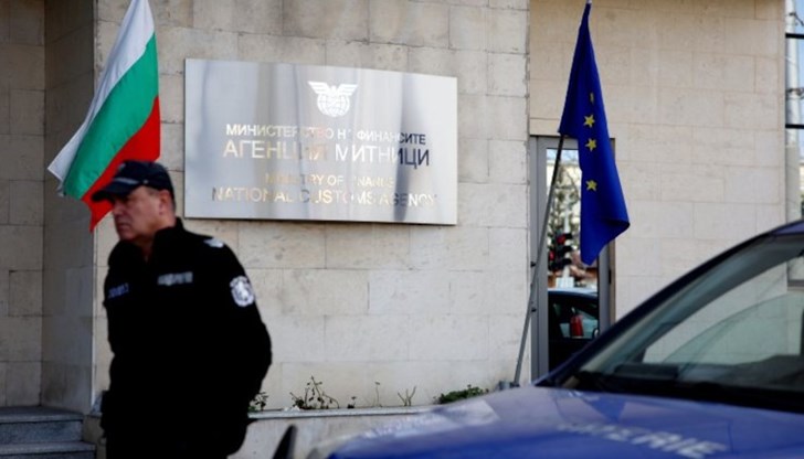 В ъндърграунд средите Никола Николов - Паскал е наричан "кралят на цигарите" В ъндърграунд средите Никола Николов - Паскал е наричан "кралят на цигарите"