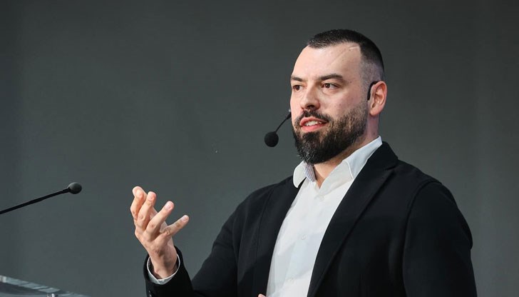 Това вдига цените в магазините, плащаме между 15 и 18% повече от всички западноевропейски потребители, каза Николай Рашков