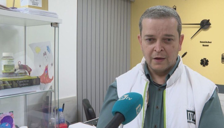 В момента родилки обикалят да се ваксинират, въпреки че не са осигурени ваксини за тях В момента родилки обикалят да се ваксинират, въпреки че не са осигурени ваксини за тях