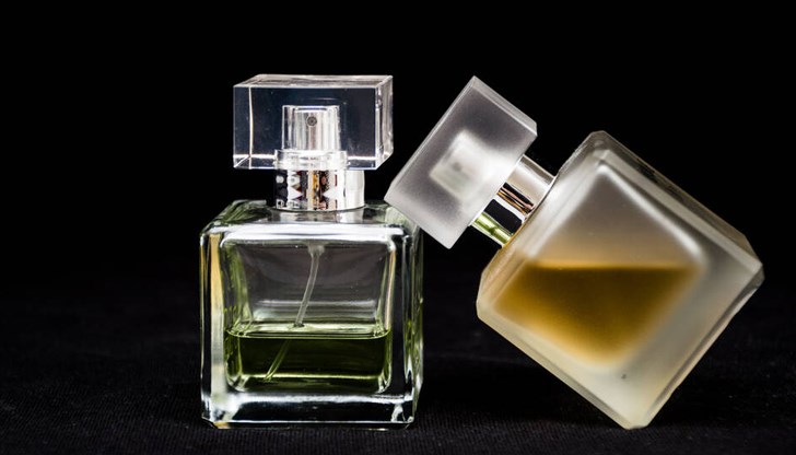 Служители на РУ – Ветово са иззели парфюми с защитени марки от 20-годишна жена