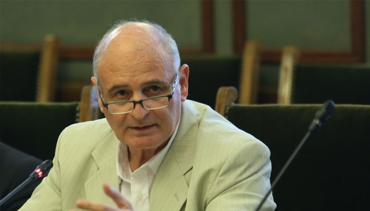 Главният секретар на МВР ще повлече след себе си и премиера Денков, смята експертът