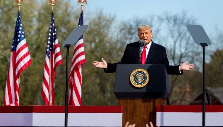 Той прибягна до унизителната реторика по време на реч в Мичиган Той прибягна до унизителната реторика по време на реч в Мичиган