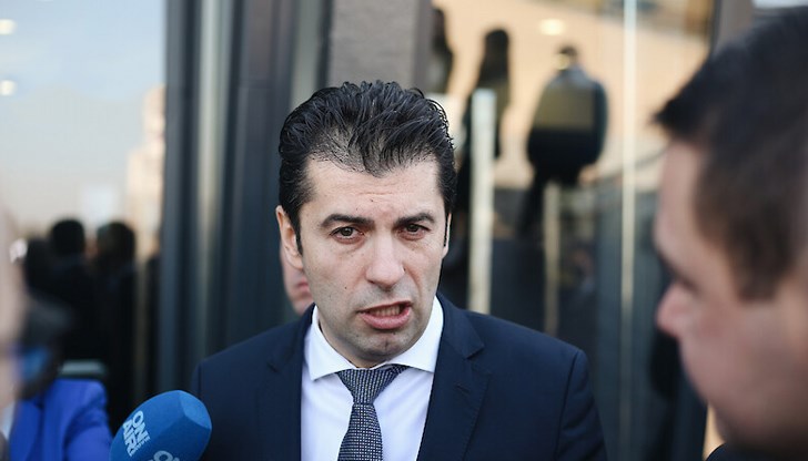 Освен, че има голям гръб има и голям врат Освен, че има голям гръб има и голям врат