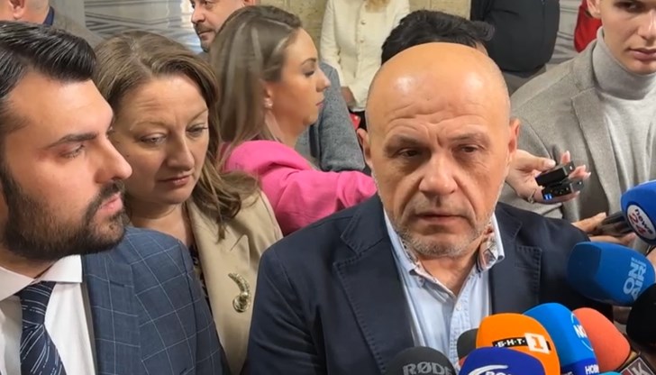 Скандалът с Митниците може да повлияе за следващо управление с ПП-ДБ Скандалът с Митниците може да повлияе за следващо управление с ПП-ДБ