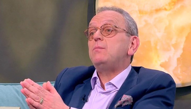 Качеството на хората, които влизат и стават лице на държавата, стават все по-калпави, добави историкът