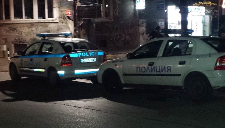 Служители от Първо РУ - Русе откриха метамфетамин в лек автомобил Служители от Първо РУ - Русе откриха метамфетамин в лек автомобил