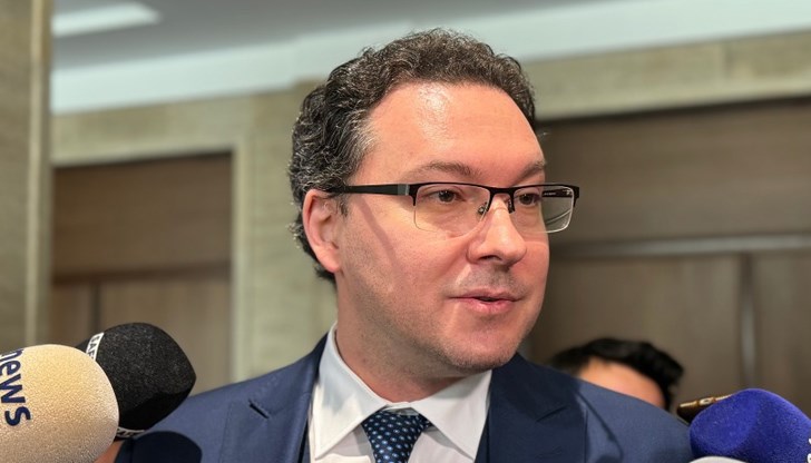 „Не бива да се превръщам в „ябълка на раздора“, мотивира се зам.-председателят на ГЕРБ „Не бива да се превръщам в „ябълка на раздора“, мотивира се зам.-председателят на ГЕРБ