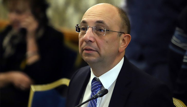 Василев е най-прахосническият и безотговорен финансов министър за последните 27 години, отбеляза той