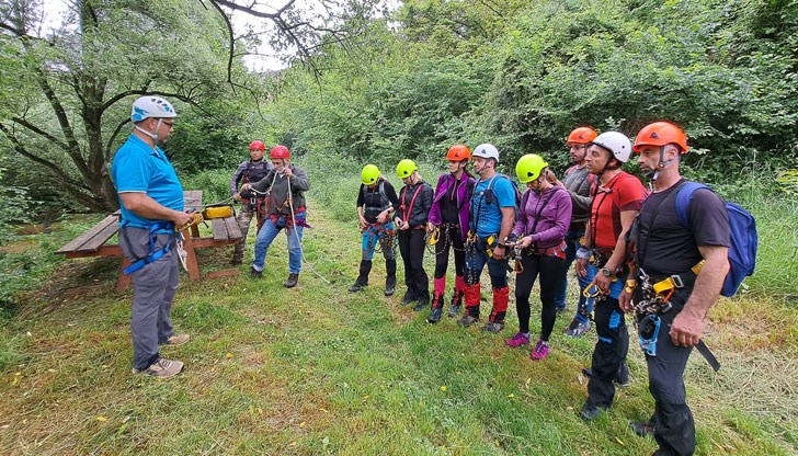 Мероприятието е част от Пролетния пещерняшки събор