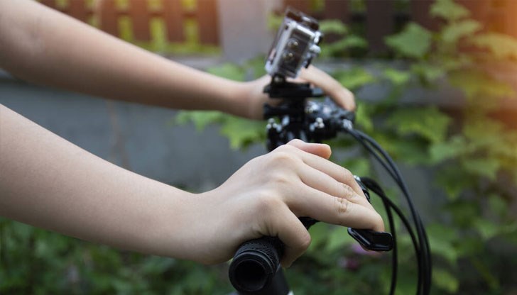 Тийнейджърката се е блъснала в гаражна клетка Тийнейджърката се е блъснала в гаражна клетка