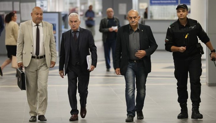 Установените коректни записи на избиратели са по-малко от изискваните Установените коректни записи на избиратели са по-малко от изискваните