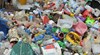 Учени разработиха саморазграждаща се пластмаса