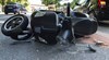 Мъж с мотопед се заби в кола на улица "Шипка"