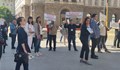 Служители в администрацията протестираха пред Министерски съвет