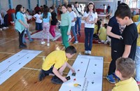 Роботи танцуваха на детско състезание в Русенския университет
