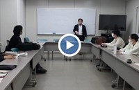 Японец преподава български език на студенти в Хокайдо
